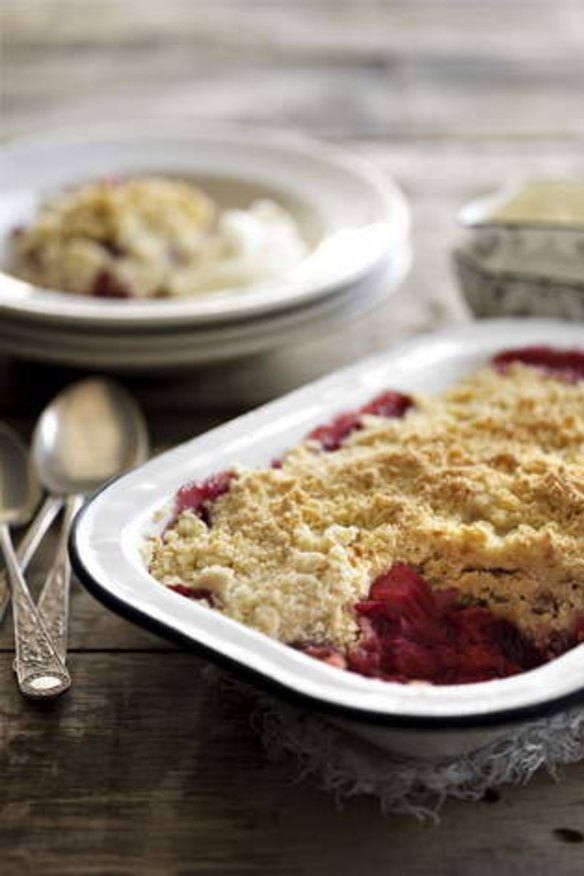 Mary Moody?s rhubarb and apple crumble