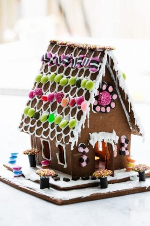 Crumbs!: Phillippa Grogan's gingerbread house.