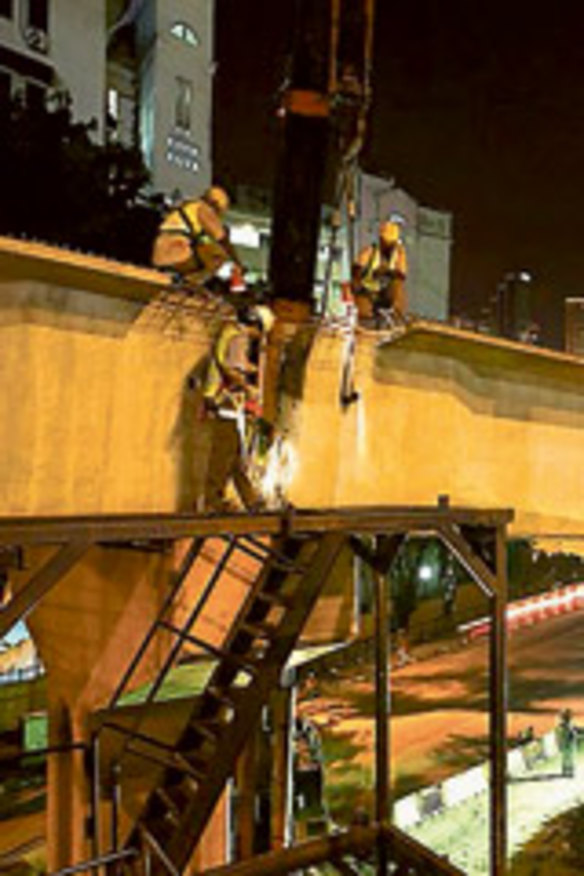 Between 2005 and 2007, Leighton Asia had a $310 million contract to build a 26km highway to connect the capital Kuala Lumpur to Putrajaya, the new regional centre and administration complex of the Malaysian government.