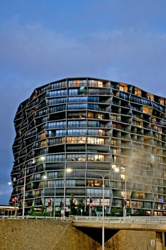 909/25 Edinburgh Avenue, City (NewActon).