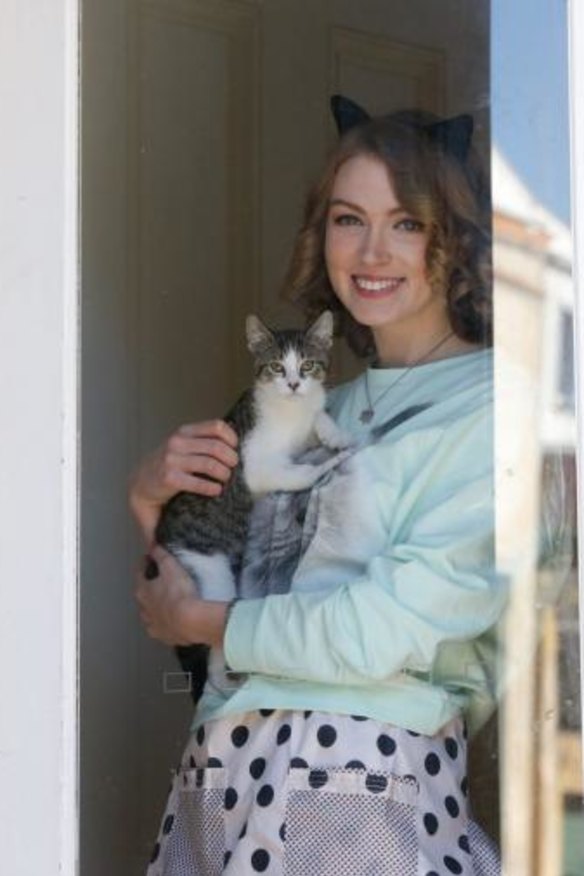 Self-proclaimed 'crazy cat lady', Veronica Morland, is setting up a pop-up cat cafe in Paddington  to launch a campaign to raise money for a permanent Sydney cat cafe.