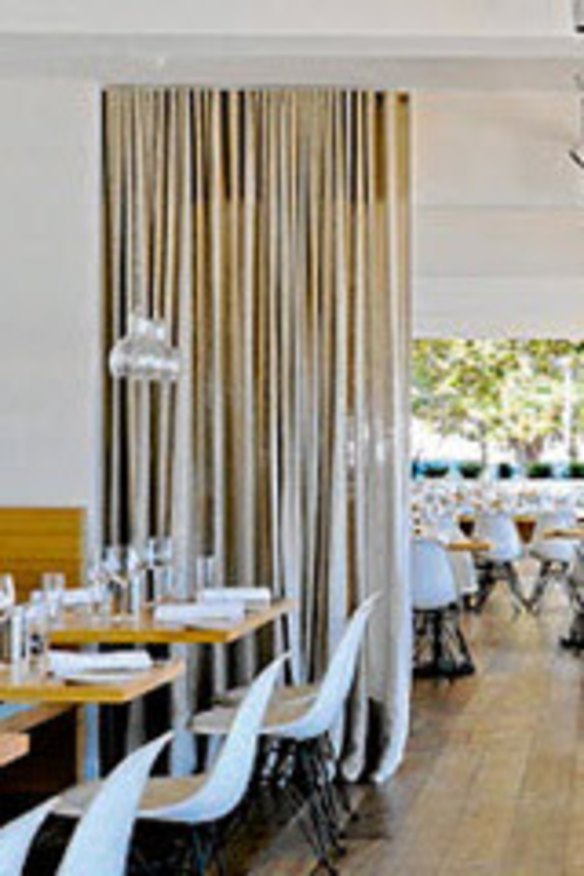 Public Dining Room Article Lead - narrow