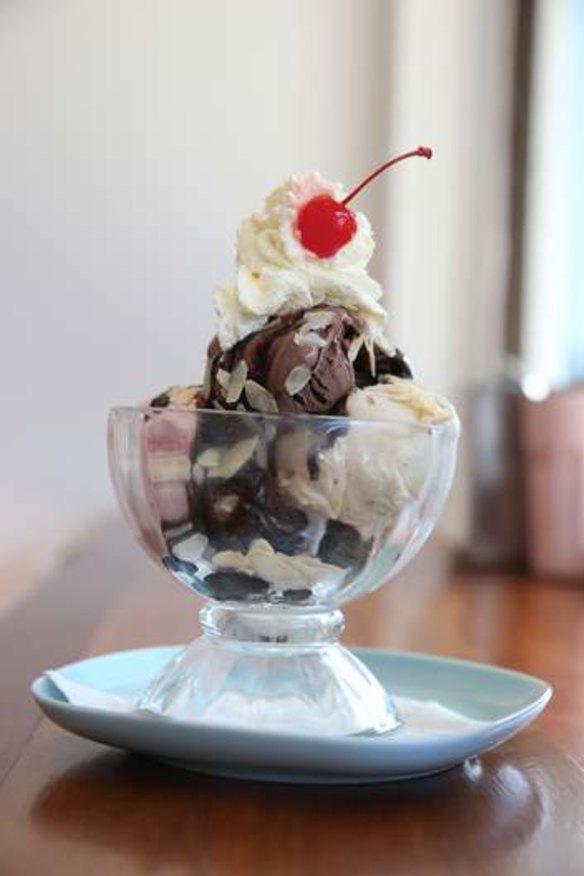 A choc fudge sundae.