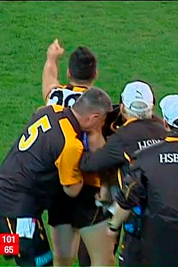 Paul Puopolo points out Nick Maxwell after his nose was broken.