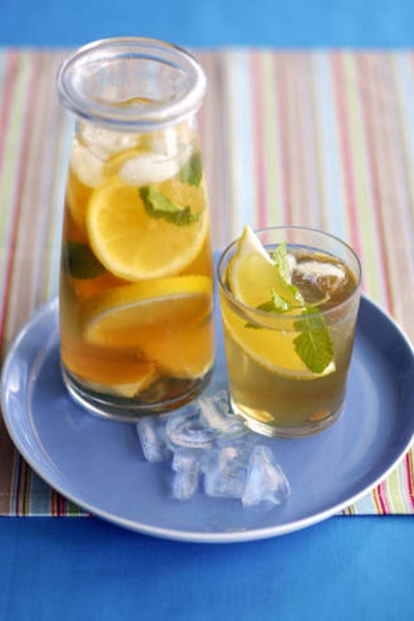 Beach food: This iced lemon-ginger tea will pick you up.