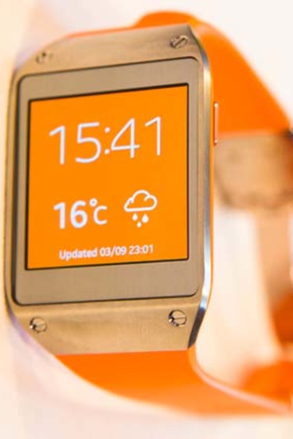 Galaxy Gear in "wild orange".