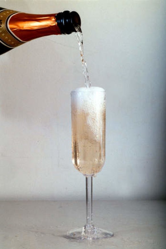 Rockpool advises staff to pour champagne in a single stream in the centre of the glass.