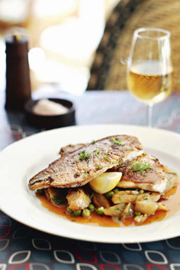 Fish with fennel and peas.