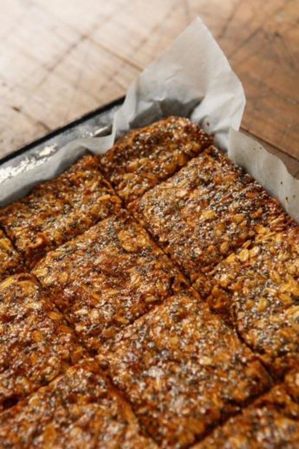 Easy slice: Homemade granola bars.