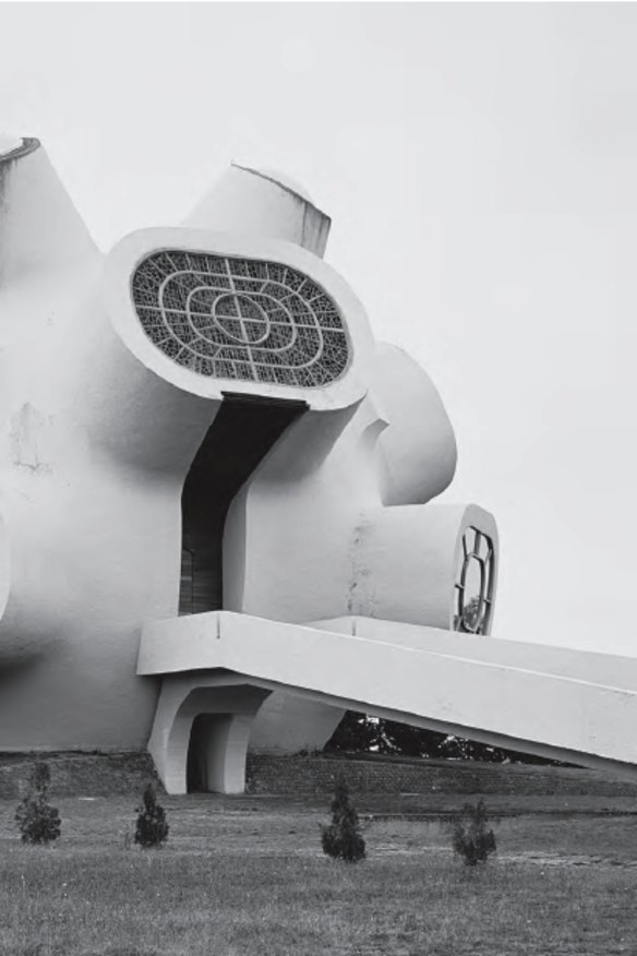 Monument Ilinden (Makedonium), Krushevo, Macedonia, 1974 by Jordan and Iskra Grabuloski. Couresy Jan Kempenaers. From This Brutal World