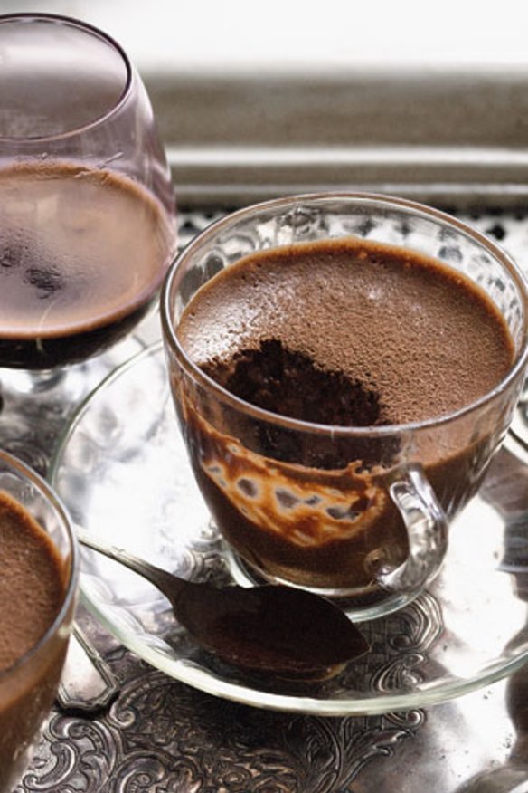 Serves these mousse cups with a coffee.