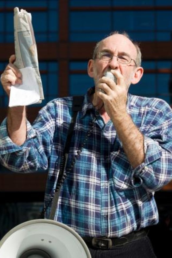 "This is phoney generosity, trying to mask the fact that Australia has cut its refugee intake from 20,000 to 13,750": Ian Rintoul.