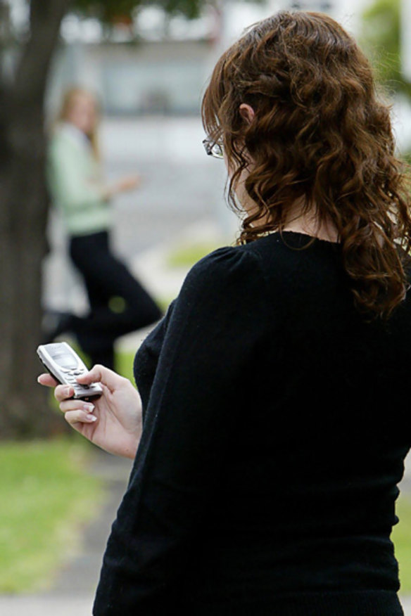 Texting obsession presses baby boomer's buttons