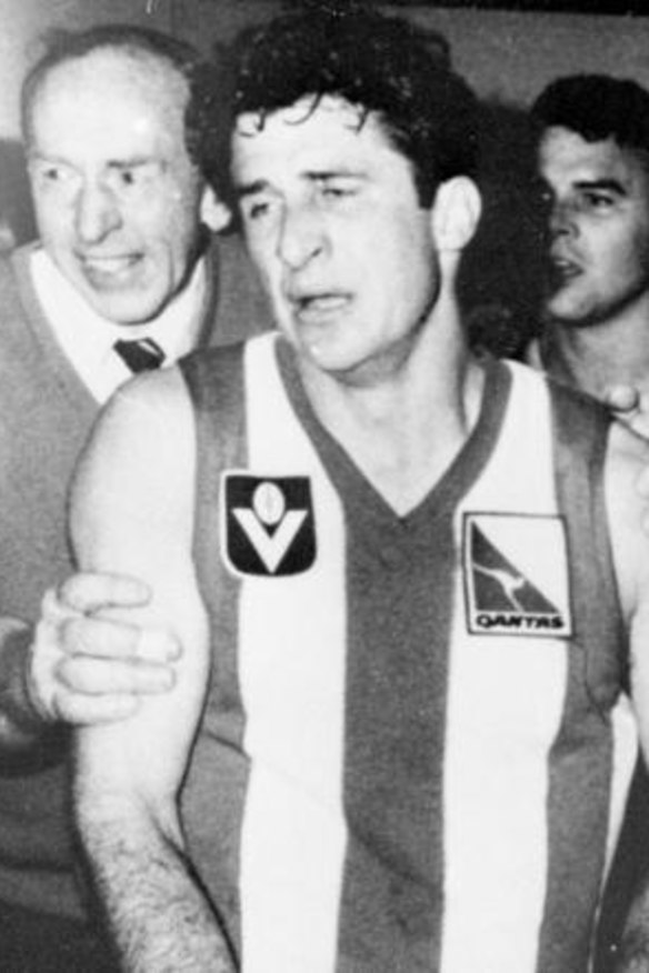 1985: Coach John Kennedy with Wayne Schimmelbusch.