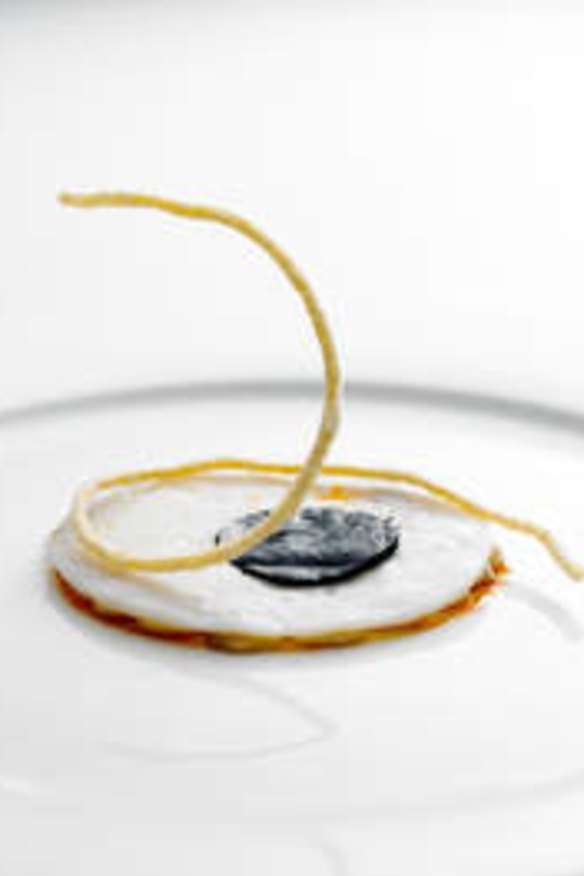 Cuttlefish black and white, a dish by Luigi Tagliente.