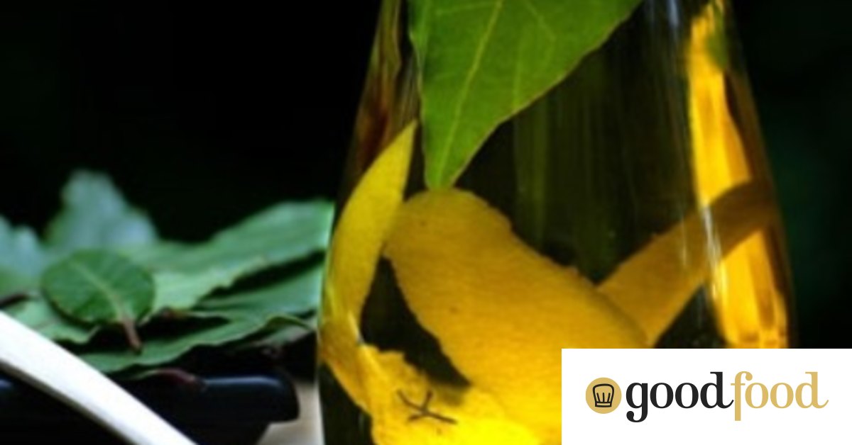 Bay leaf lemon oil