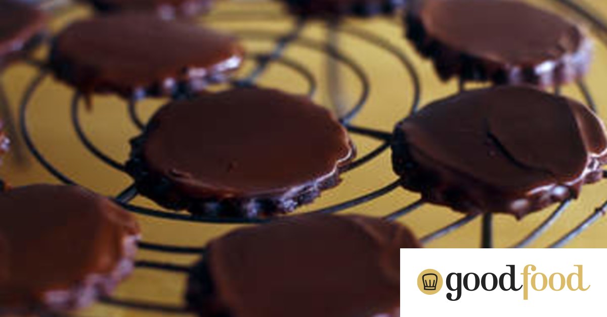 Chocolate biscuits with nutmeg