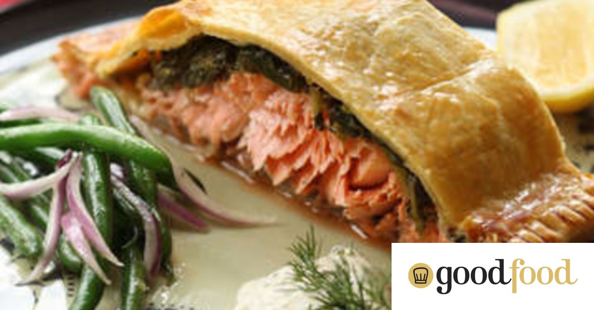 Salmon en croute with dill creme fraiche