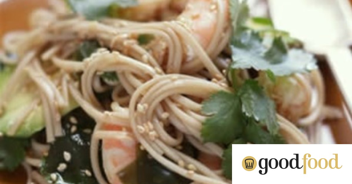 Soba noodles with prawns and wakame