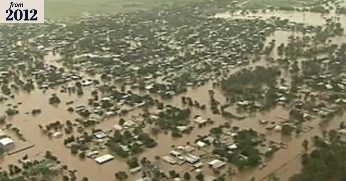 Weir in flooded St George in danger of collapse