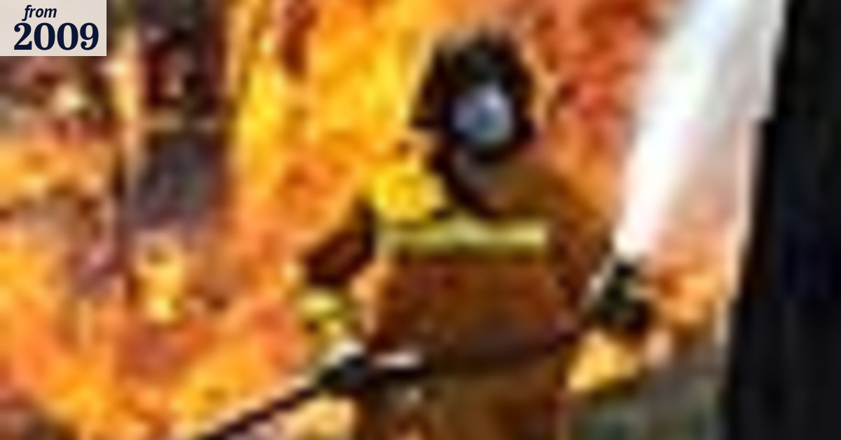 Fire rages through 6000 hectares towards transmission lines