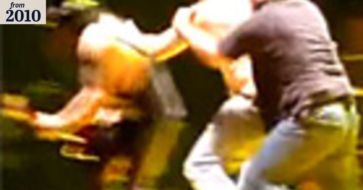 Slash attacked on stage