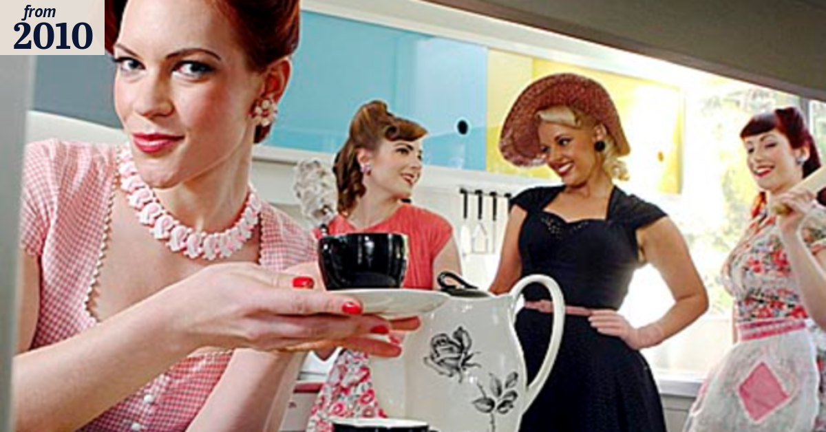 How to dress '50s style