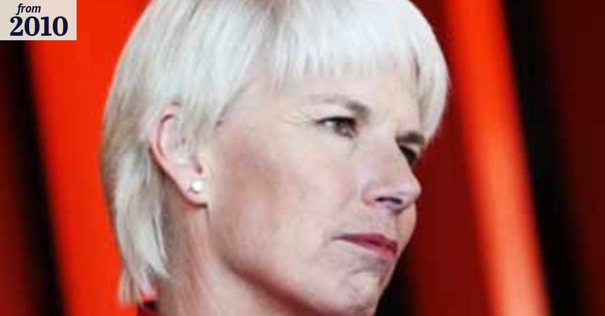 Kelly slips a notch on big-bank pay scale