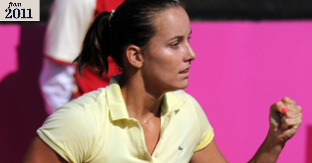 Groth changes her name but not country