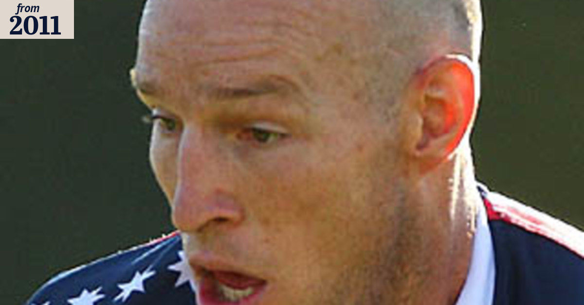 Mortlock celebrates comeback with a try