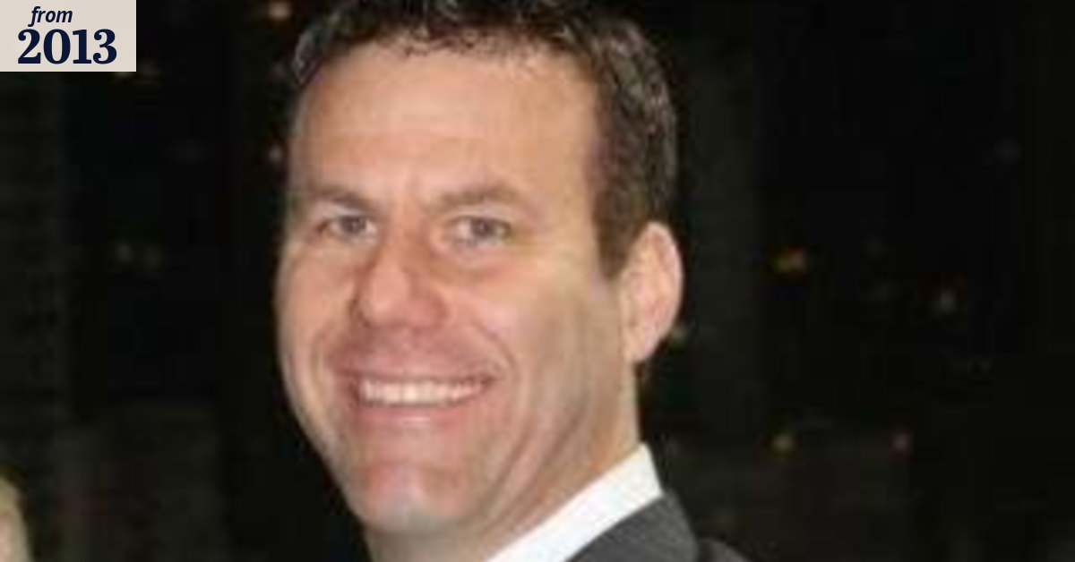 Probe into leading punter's police link