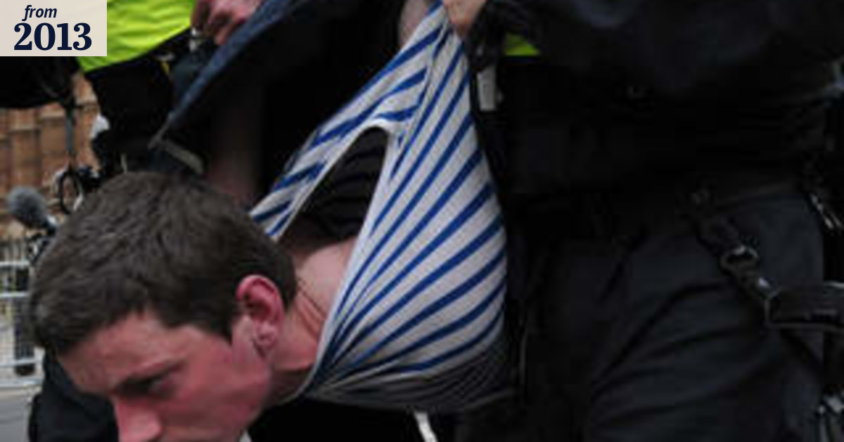 Far-right, anti-fascists face off in UK