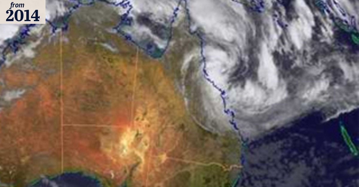Cyclone Dylan moves towards Queensland coast