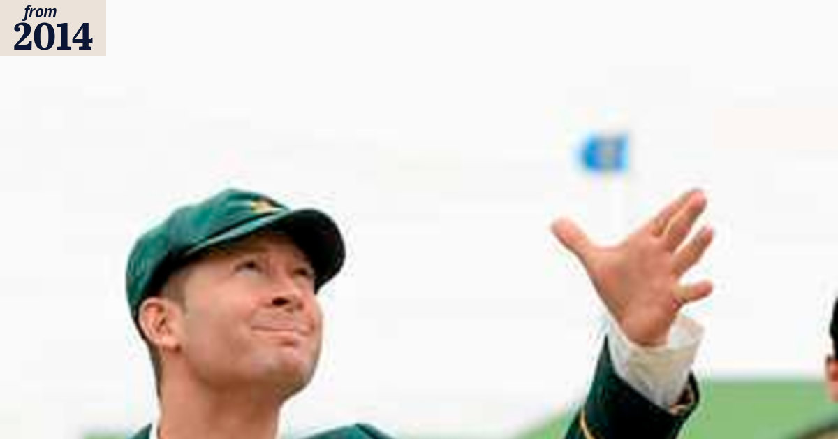 Ashes: Alastair Cook wins toss, sends unchanged Australia in