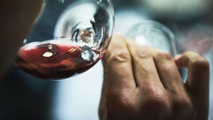 Practical reasons are behind advice on how to hold a wine glass