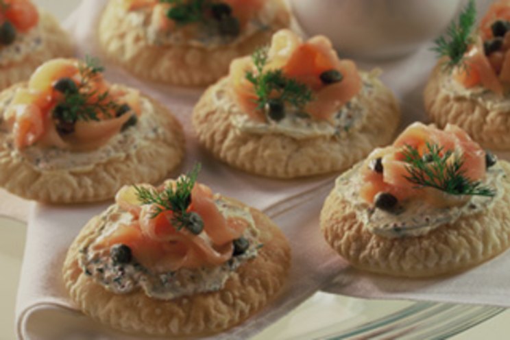 Smoked salmon tartlets Recipes