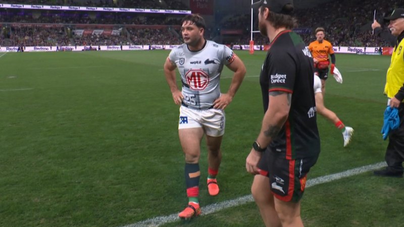 Smith heads up tunnel with injury
