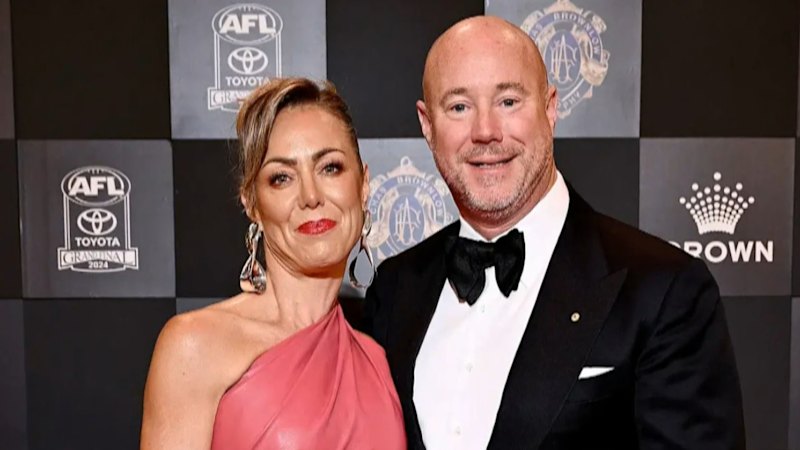 Defamation trial between former Carlton executive and estranged wife begins in Melbourne