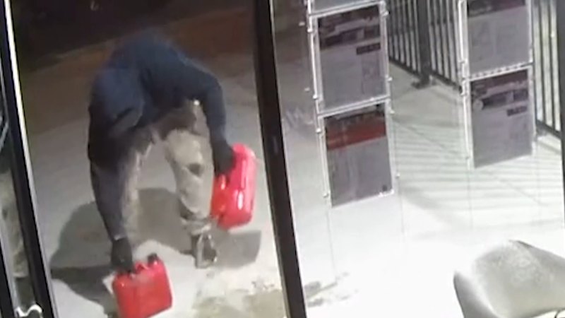 Police release CCTV of suspected arsonist