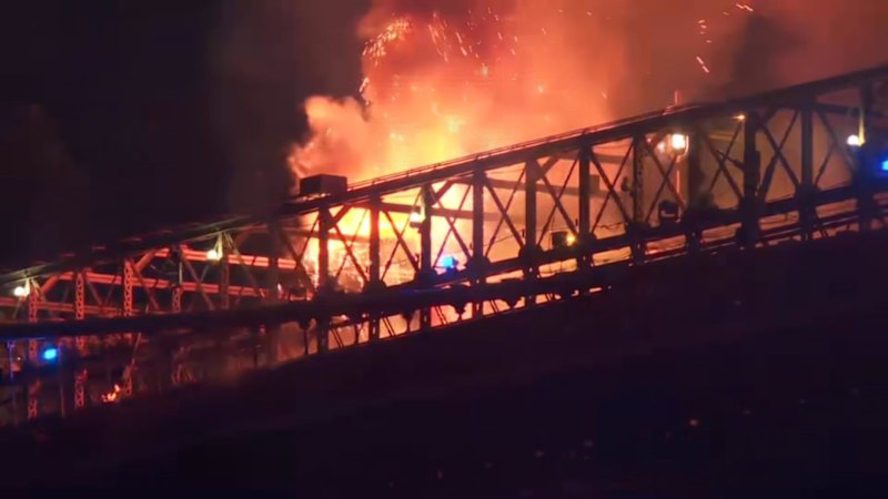 Fire breaks out on Brooklyn Bridge during 4th of July fireworks show