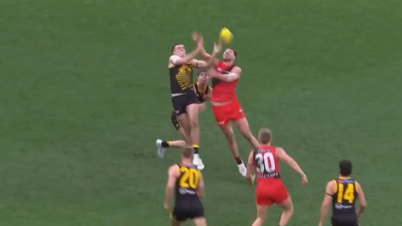'Unacceptable' error costs Essendon against West Coast