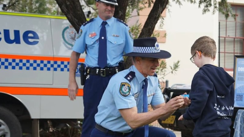 Ute rams into Mudgee police station
