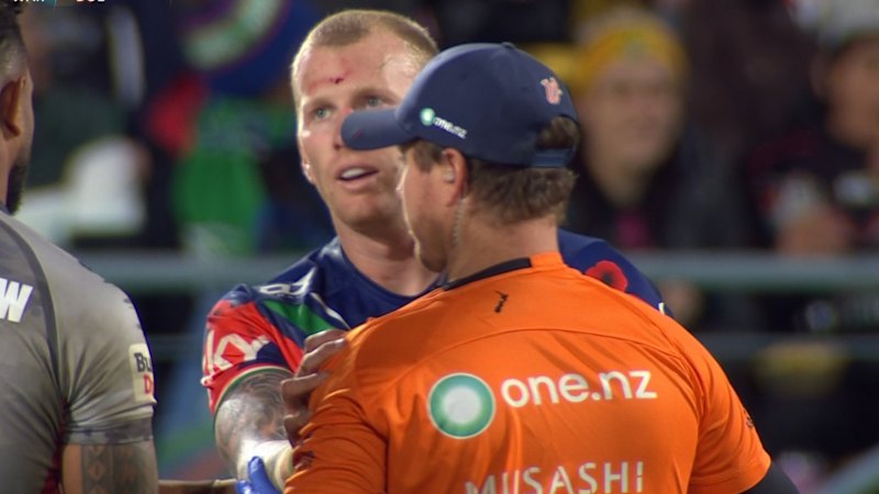 Head clash knocks out Barnett