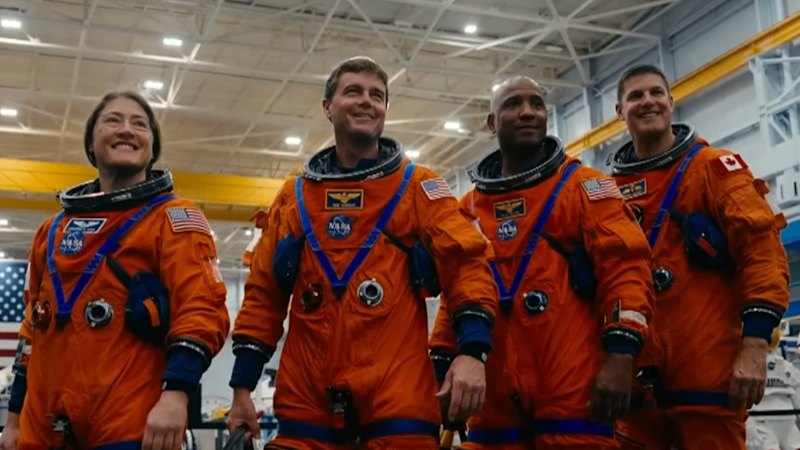 Final preparation for NASA moon mission