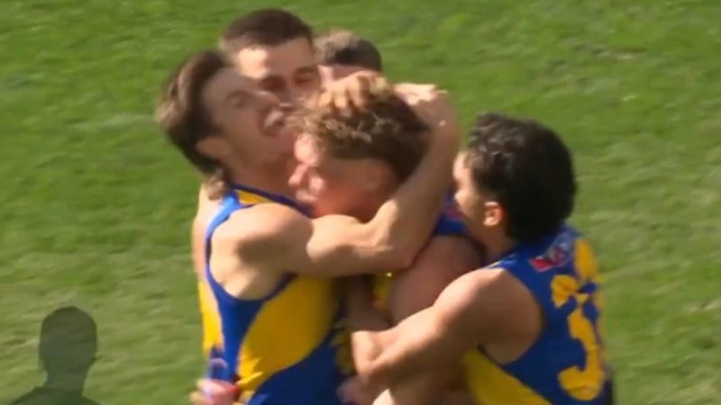 Harley Reid kicks incredible goal bursting from the middle
