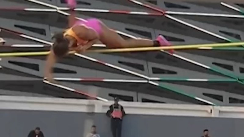 Australian pole vaulting star posts season's best