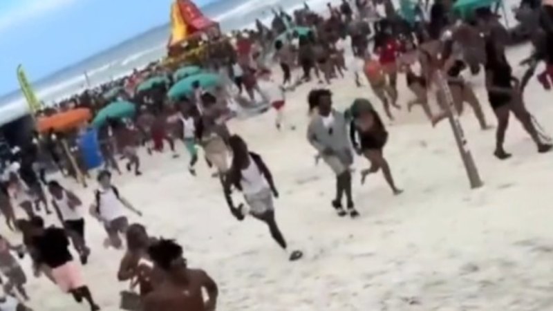 Beachgoers flee Florida beach after hearing gunshots