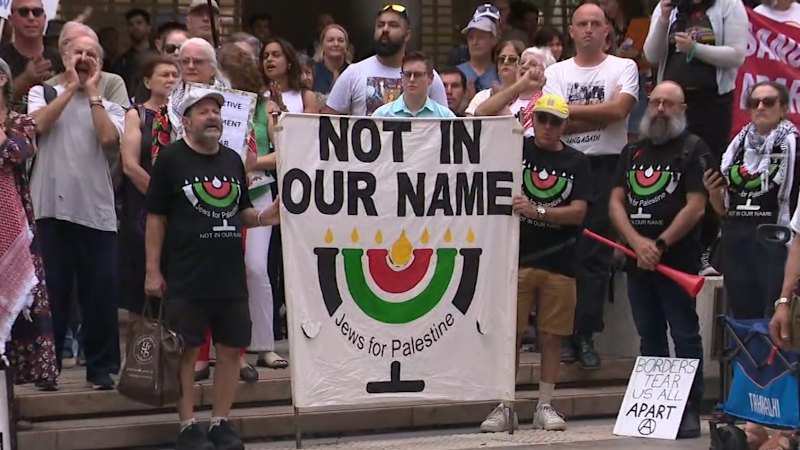 Perth demonstrators protest Israeli president’s visit