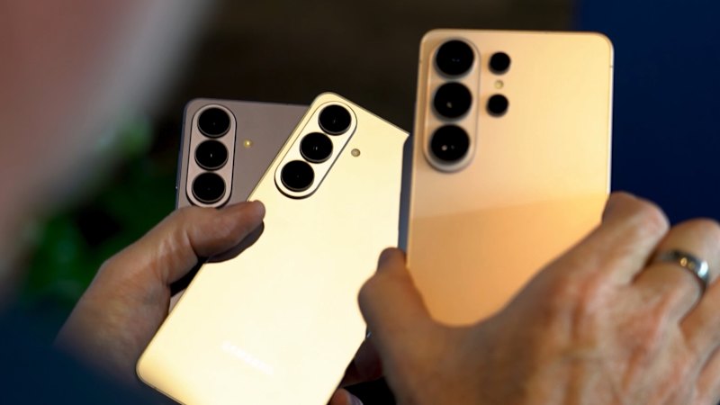 Samsung’s new phone feature blocks prying eyes