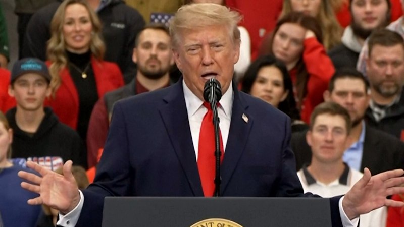 Trump takes midterm campaign to western states